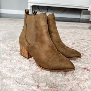Suede Pointed Toe Booties Ankle Boots Size 7